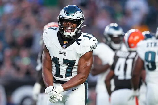 #Eagles standout linebacker Nakobe Dean is expected to make his season debut tomorrow vs. the Giants, sources tell @CBSSports.

Has been working back from a knee injury from last year. Workload expected to be limited at first but set to progressively increase throughout the year. 