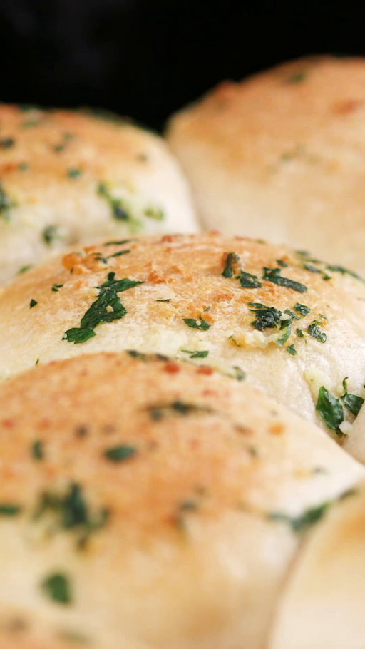 Bite into perfectly chewy garlic and parmesan coated buns packed with buffalo chicken and ranch amazingness. 