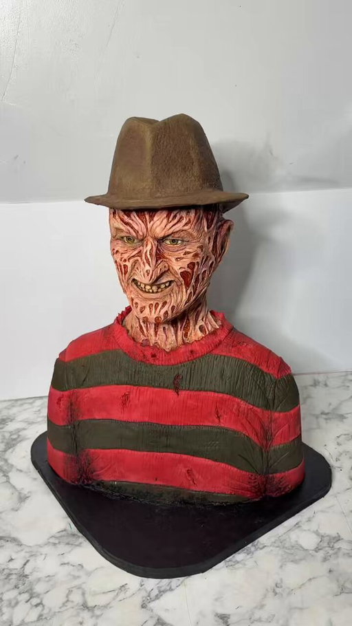 Freddy Krueger Cake 🍰 
.
.
.
#FreddyKrueger #Halloween #cake #cakes #art 