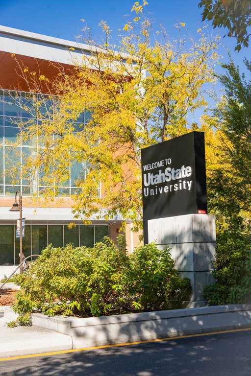 Change is in the air...🍂

#falloncampus #usuaggielife #loganutah 