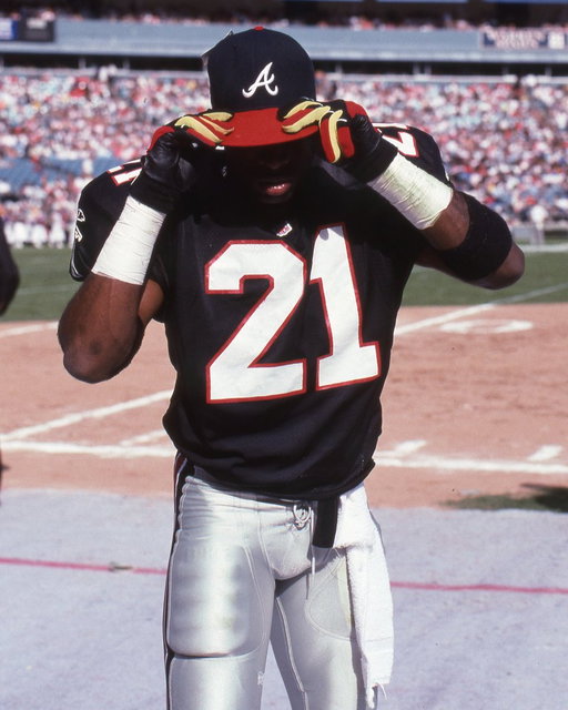 OTD in 1992, @DeionSanders was the first athlete to suit up for an @NFL and @MLB game on the same day 😮‍💨 