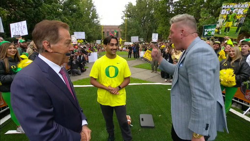 THIS GUY SUCKS

HOLY HELL

THAT WAS THE WORST KICK OF ALL TIME

#CollegeGameDay 