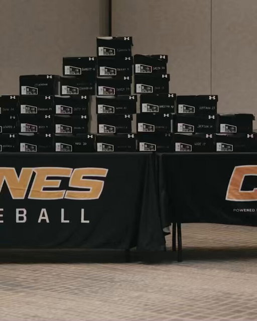 The Canes run on @UnderArmour 💯 

#thecanes #DifferentBrandOfBaseball 