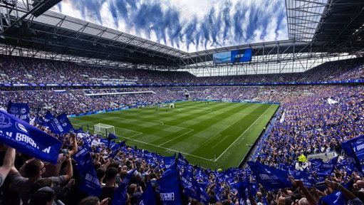 🔘 9 top-flight titles
🔘 5 FA Cups
🔘 1 European title
🔘 One of football’s most passionate fanbases
🔘 A world-class new stadium

Everton FC - a big club: past, present &amp; future, @LeeDixon2. 