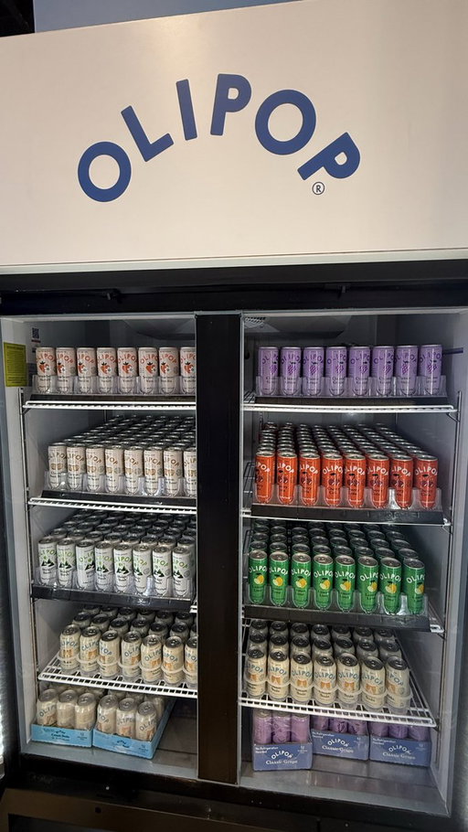 U see this fridge wyd?? im pulling cherry cola for @itschelleyb 
