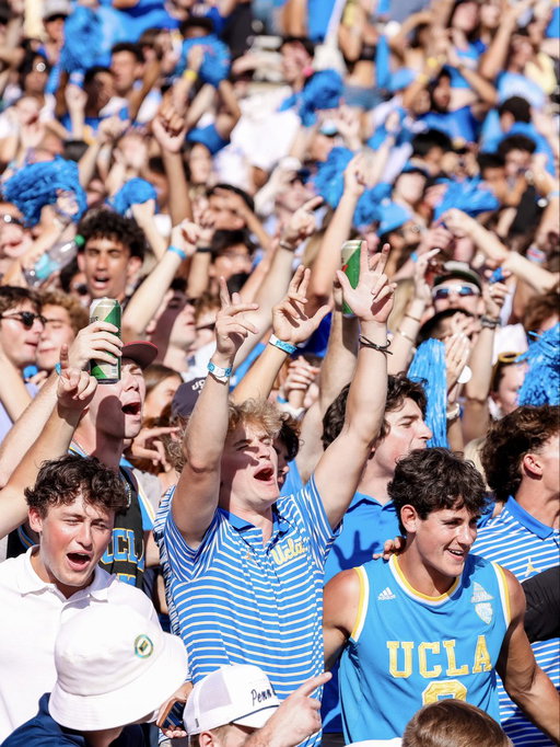 Calling 𝗔𝗹𝗹 𝗡𝗲𝘄 @UCLA 𝗦𝘁𝘂𝗱𝗲𝗻𝘁𝘀! 📣

New Student Free Day is this Saturday at the Rose Bowl as @UCLAFootball takes on Maryland at 4:00PM! All first-year UCLA students are able to claim a free ticket for this weekend’s game! ⤵️

🎟: https://t.co/9jSltoXTa8 