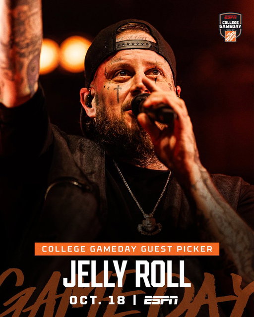 Country music star turned celebrity guest picker 🙌

See you Saturday in Athens, @JellyRoll615! 