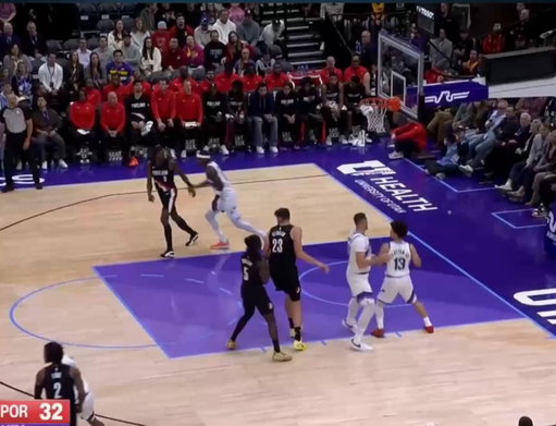 Man, watch Walter Clayton Jr handle the pressure from Jrue Holiday

Ends up using Jrue's aggression against him and sets up a really nice Brice Sensabaugh 3-pointer 