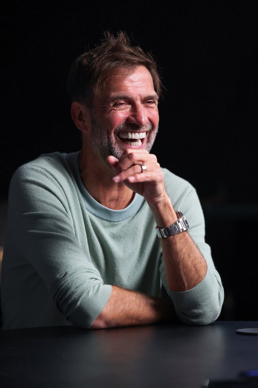 Jürgen Klopp is a legend - not just of Liverpool, but of football itself.

I spent 3 hours with him this week talking about his incredible journey on The Diary Of A CEO… and I really hope you enjoy it. 

It’ll certainly make you respect this man even more and respect “the Liverpool way” - regardless of who you support. 

1. What really happened behind the scenes that encourage him to leave.

2. Would he have stayed if he knew he was going to win the premier league and city were going to struggle?

3. The job offer he once got from Manchester United (and the exact reason why he turned it down)? 

4. His relationship with Michael Edwards and who was responsible for transfers at Liverpool?

5. Why Darwin Nunez was angry at him at the end of the season.

6. The importance of his “aura” and “heavy metal football”.

7. His thoughts on Liverpool’s massive transfer window that he once said was not possible. 

8. How he inspired players to “run through fire” in unexpected ways.

9. If he’d ever return to Anfield, and his heartbreak around the tragic passing of Diego.

10. We also spoke about Arne Slot, leadership, legacy, and what it truly means to give everything to a legendary club like Liverpool.

And so so much more…

A huge thank you to all the Liverpool fans and legends who sent in their thoughts and questions ahead of the interview - including @Carra23 and @JHenderson. 

Out Monday! 8am 👊🏾❤️