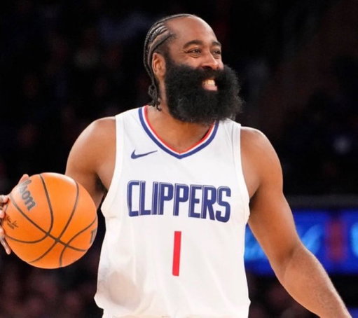 James Harden is not in great shape right now, per @WindhorstESPN 

“That’s one of the things that the scouts have said is that Harden has been in better shape at this point.”

(https://t.co/HoCZslf1jR) 