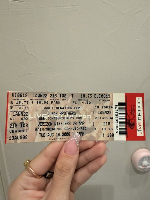 ILL BE THERE TONIGHT @jonasbrothers WITH MY ORIGINAL TICKET FROM 2007 IM SO EXCITED :D 