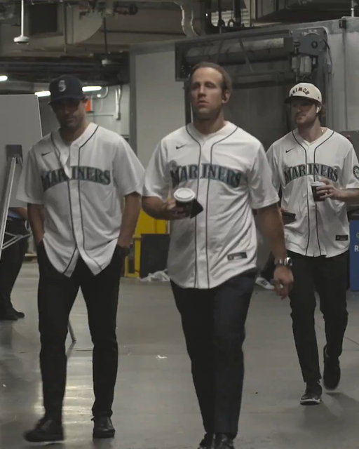 walk in the 6ix, takeover the 6ix 🤝 @Mariners 