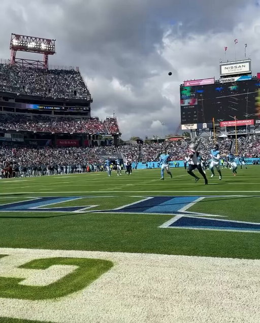 The hands on Boutte.. 