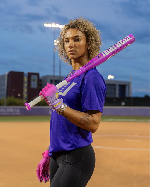 The Lopes got a taste of Berry Crush before it drops. 🍇 @GCU_Softball 

Our first limited-edition ASURA drop arrives 10/22!

#ASURA #GlowSeries #GCU #softball 
