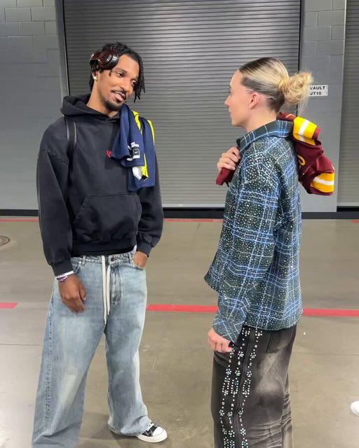 Paige Bueckers &amp; Jayden Daniels linked up after the Commanders - Cowboys game 💯
