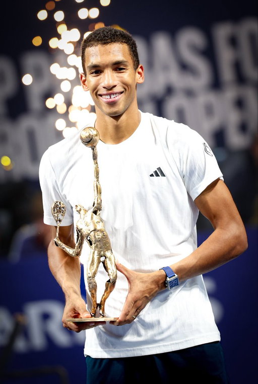 #8 feels extra sweet 🏆
Putting everything into it to share these moments with my people 🙌🏽❤️

Thank you for the special week Brussels🙏🏽 Not done yet

📸: @atptour | @BNPPFEUOpen 