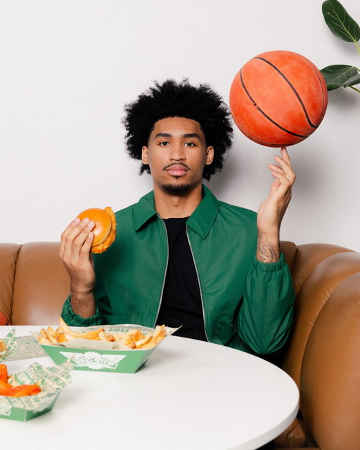 .@dy1anharper welcome to the flavor league🍗🏀 