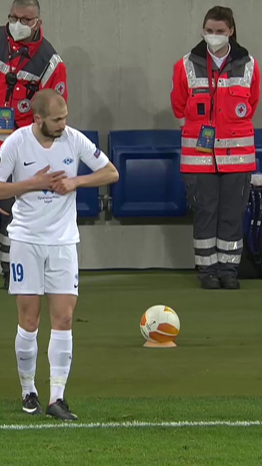When Erling Moe saved Eirik Hestad's wedding ring 💍😅

#UEL | @moldefk_pt 