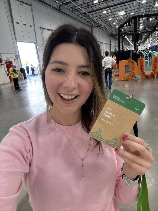 Amazon is the leading American robotics company with 1,000,000 robots in use! 

Today, I’m seeing an early glimpse at what the future of delivery will be

Rivian powered trucks, robots that can feel, and AR glasses for drivers ⚡️

Energizing! @amazon #ad 