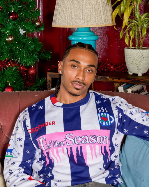 🎅🎄🎁⛄

And the final new design for today is our Gera #11 Tis the Season Christmas jumper!  

Dropping at 12pm (UK Time) on October 29th. 