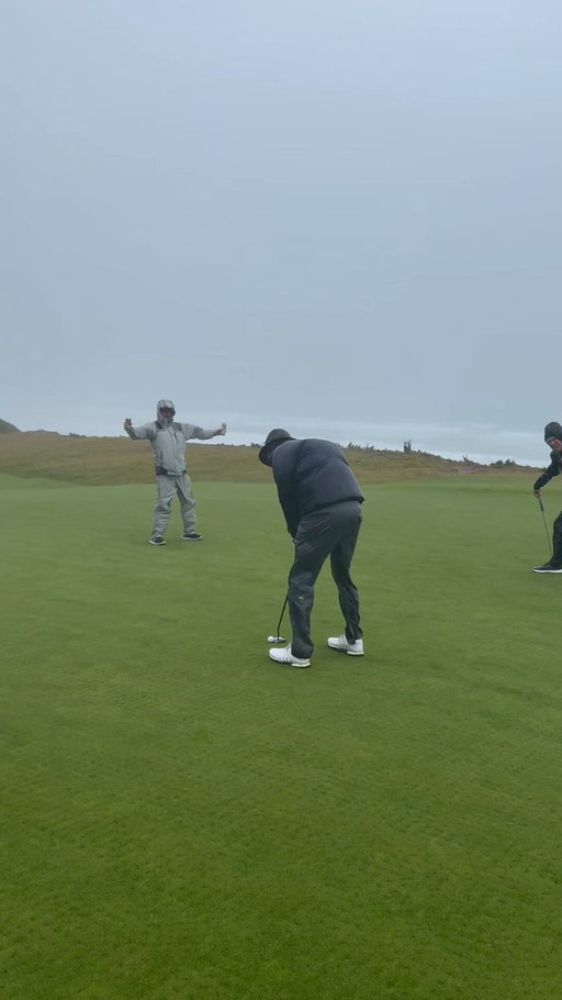 Alright we’re 9 over thru 13. Here’s my good friend Stephen Walsh for birdie.

It has begun to hail! Now we go back into the wind. It will be a bloodbath. 