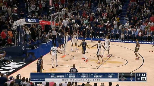 ZION DUNKS ON WEMBY ON THE FIRST PLAY OF THE GAME 
