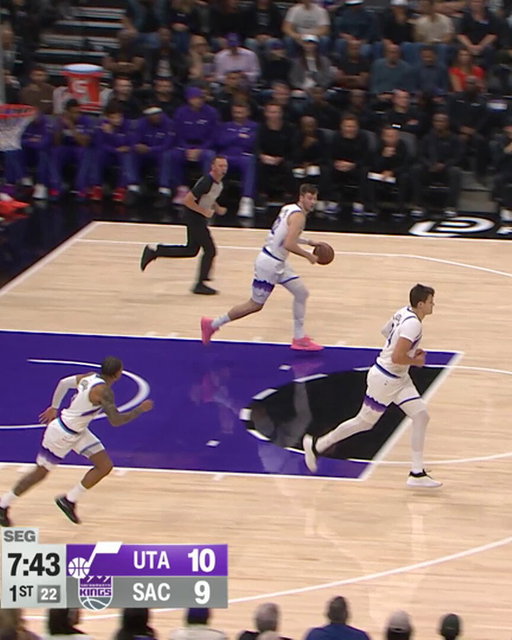 Lauri Markkanen dunking on the Kings

Tale as old as time 