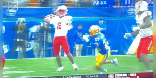 NC State's Justin Joly just channeled Greg Jennings and 'put the team on his back doe' for the touchdown 💪‼️

