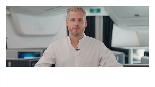 Le célèbre Chef Pâtissier français Yann Couvreur, dévoile les inspirations derrière ses pâtisseries servies en cabine Business sur nos vols long-courriers ✈️ 