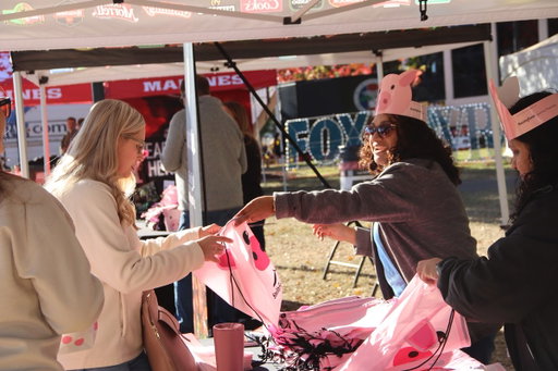 Smithfield Foods recently sponsored Hunger Relief Day at the North Carolina State Fair, one of the state’s largest single-day food drives, in partnership with the Food Bank of Central and Eastern North Carolina; a great demonstration in the power of collaboration to fight hunger. 