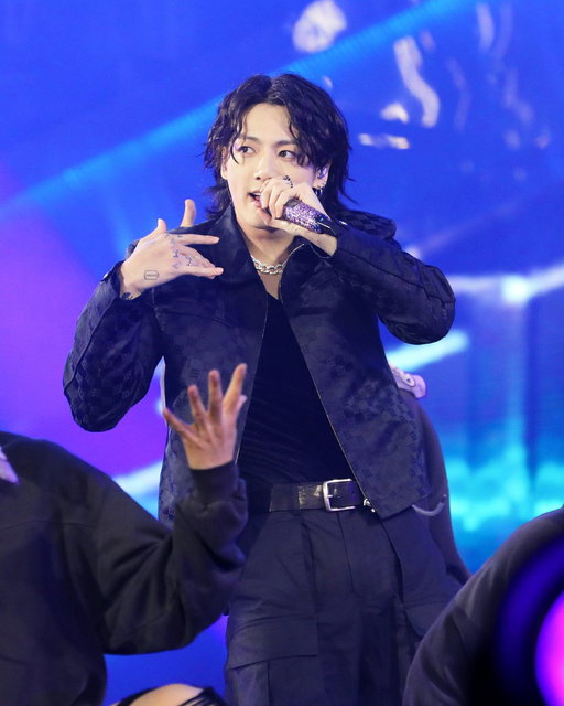 has anyone told this man he would look good on a motorcycle ???

#BTSYetToCome #BTS #JeonJungkook #army #btsarmy #CalvinKlein #JUNGKOOKXCALVINKLEIN 
