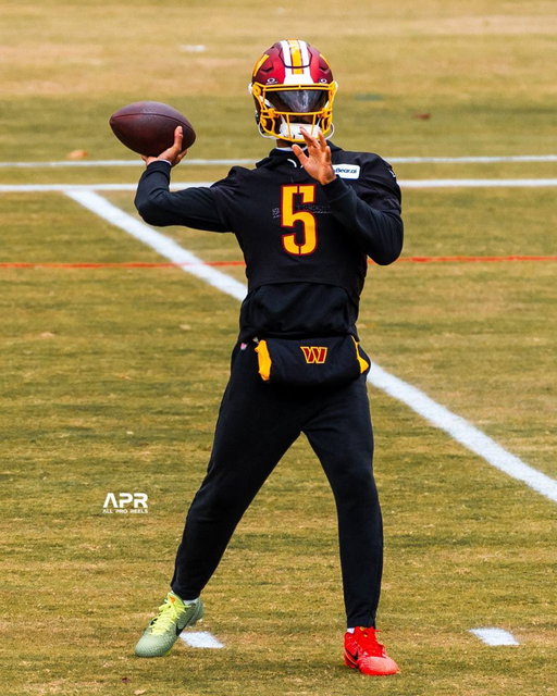 Jayden Daniels back practicing 🙏🏽 