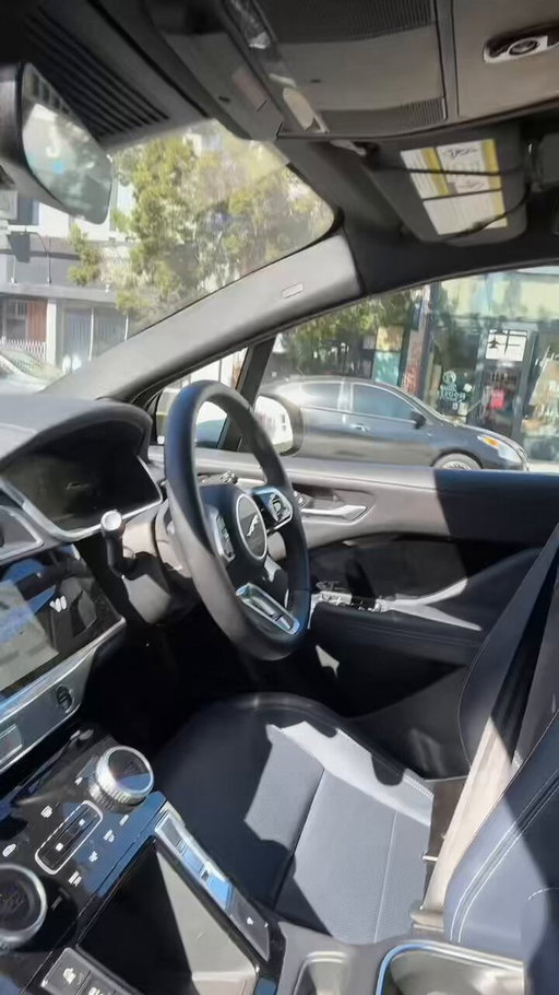 I just took a nude in a Waymo… 