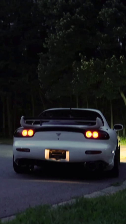 Our #RideOfTheMonth for August is white as a ghost!👻
This Mazda RX-7 with rare customizations makes this ride a certified showstopper!

If YOU want your ride to be featured as the Ride of the Month for November, make sure to snap some pics/videos and post them with #PullUpAtShell to be considered!

📸 (IG) hellrotgarage