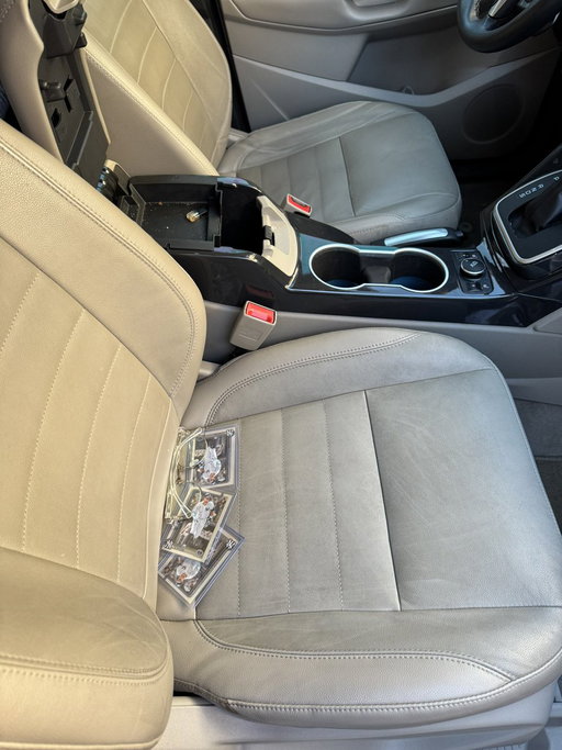 My car got broken into last night. I had a stack of Judge/Ohtani buyback cards in my center console from months ago and i’m not even joking they only took the Ohtani’s and left the Judge 😭😭😭😭😭 