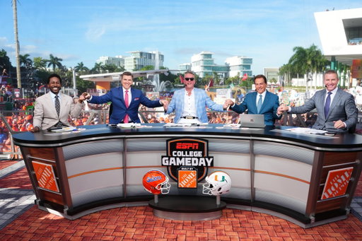 Hey football fans! 🏈

Get ready for ESPN’s @CollegeGameDay, available today to all fans, including YouTube TV customers, on the ESPN App with no subscription or authentication needed and on X on @PatMcAfeeShow! 

Live from Salt Lake City, watch here: https://bit.ly/3WyZBr2

For YouTube TV subscribers, to find out where to watch all ESPN programming, including 18 college football games featuring 12 ranked teams today, go to http://keepmynetworks.com/