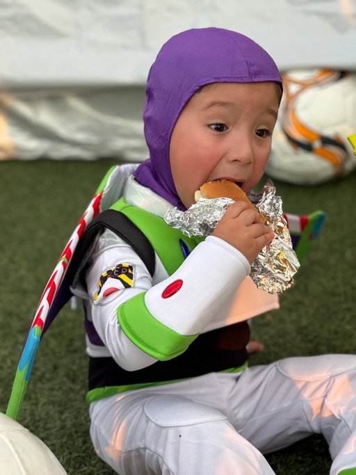 Smithfield proudly supports community initiatives like TopSoccer’s Halloween event in Wichita where our local team donated $2,000 to the Wichita Sporting Group to benefit children with special needs. In addition, team members attended the event and fueled the fun with hot dogs. 