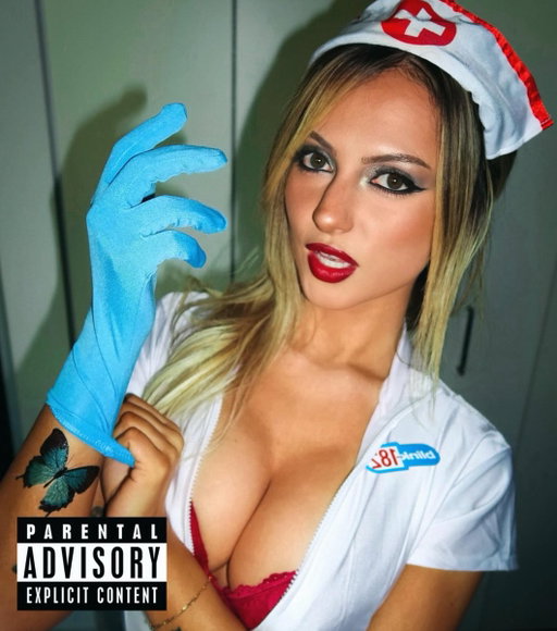 I dressed up as the blink-182 nurse for halloween &amp; my emo 8th grade self is so proud 