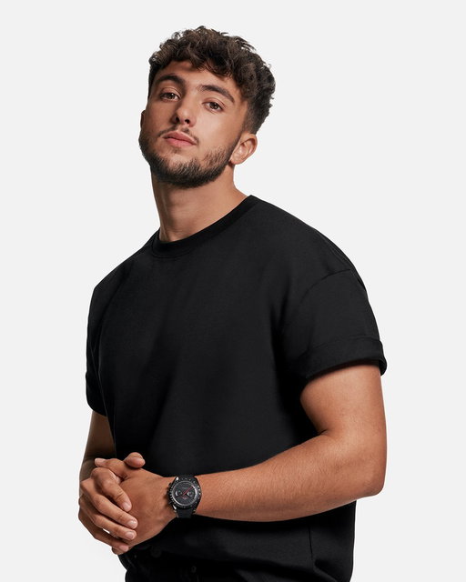 From epic online adventures to real-world expeditions, Inoxtag has propelled himself to the forefront of inspirational and innovative content. Today, he joins OMEGA as a new Friend of the Brand, wearing the Speedmaster Dark Side of the Moon.

#OMEGA
@Inoxtag 