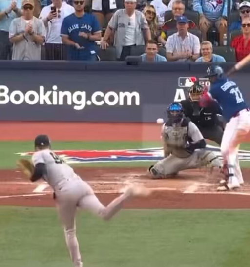 This might be the best Blue Jays video I’ve seen 🍿 😢 

(@bluejaysrecap) 