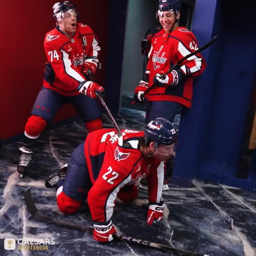 HEEL DOGGY! HEEL!

#ALLCAPS | @CaesarsSports 