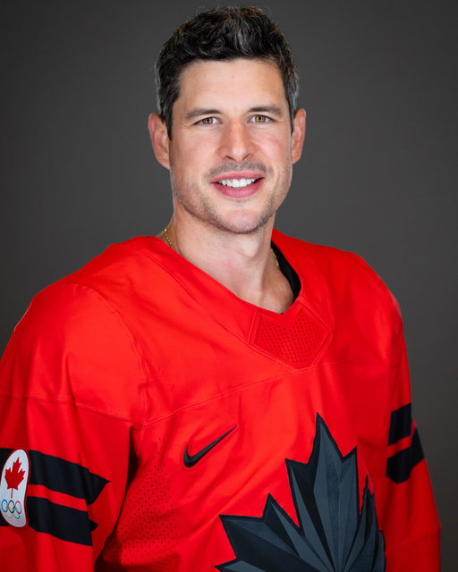 These guys look good…and you can too. The 2026 Team Canada replica jersey is on sale now. 🇨🇦

🍁 https://t.co/fw8y7WnTtw

#MilanoCortina2026 | @TeamCanada | @BauerHockey 