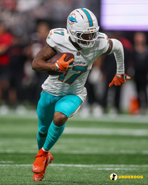 Pelissero: Bills offered their 2027 first-round pick as part of a trade package for Jaylen Waddle.

Dolphins wanted the pick to be in 2026. 