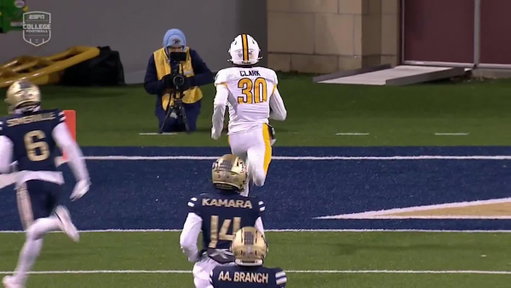 DA'REALYST TD 🔥

Da'Realyst Clark takes it 89 yards for the lead. 