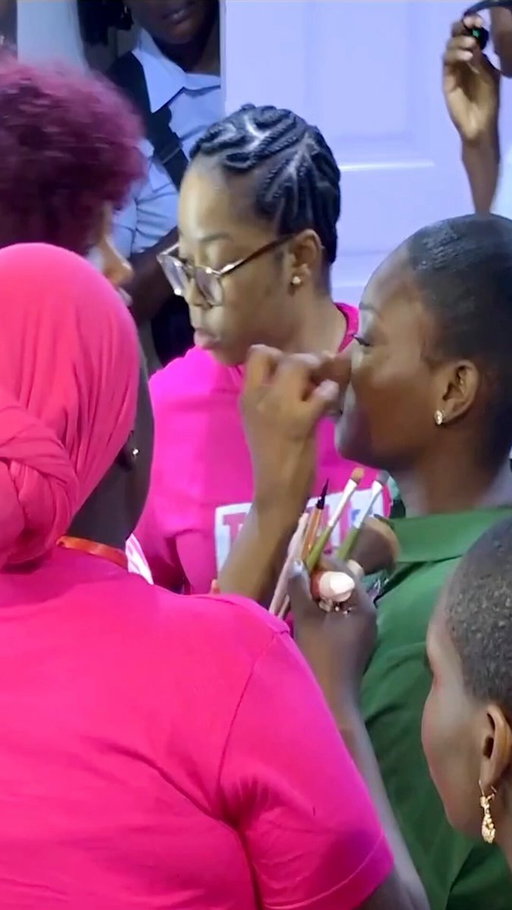 Congratulations to @Symply_Tacha who set TWO new @GWR titles for the most cosmetic makeovers in eight hours AND 24 hours 💅 
