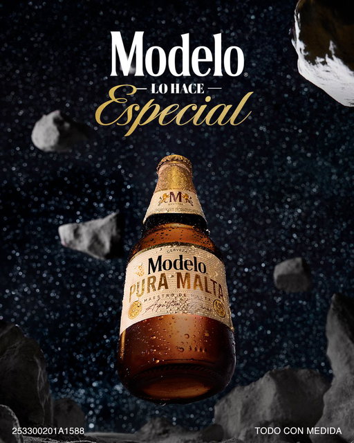 Aterriza al presente. 🌃🍻 #ModeloLoHaceEspecial 