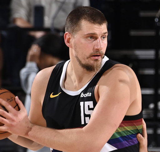 Highest TS% in a 55-point game ever:

92.5% — Steph Curry (2025)
92.5% — James Harden (2017)
91.5% — Nikola Jokic (Tonight) 
