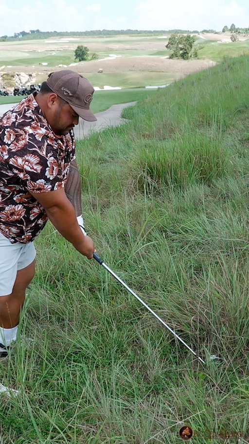 There might be a rules discrepancy over this lie in the final round.
 