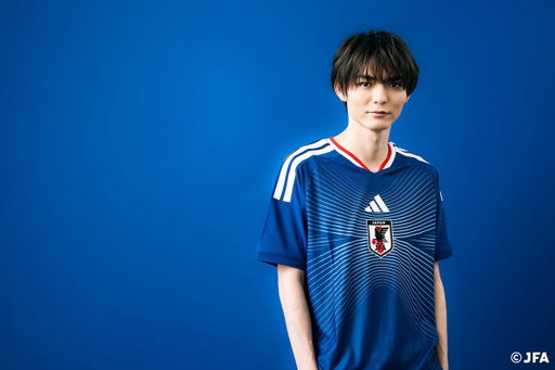 無料公開中の「ガーナ代表戦 大会公式プログラムオンライン」では、Hey! Sɑy! JUMPの #薮宏太 さんにインタビュー🎙
@kota_yabu_hsj

『競技や観戦の魅力、“薮流”観戦術』などを聞きました👂

ぜひご覧ください✨
🔗https://t.co/gN0PHrsEDf

🏆キリンチャレンジカップ2025
🗓️11.14(金) ⌚️19:20(予定)
🆚ガーナ代表🇬🇭
🏟豊田スタジアム(愛知)
📺TBS系列にて全国生中継
📱TVer(https://t.co/22YQ62WUar)
🔗https://t.co/p2yDBe0tOO

#最高の景色を #SAMURAIBLUE
#jfa #daihyo #サッカー日本代表