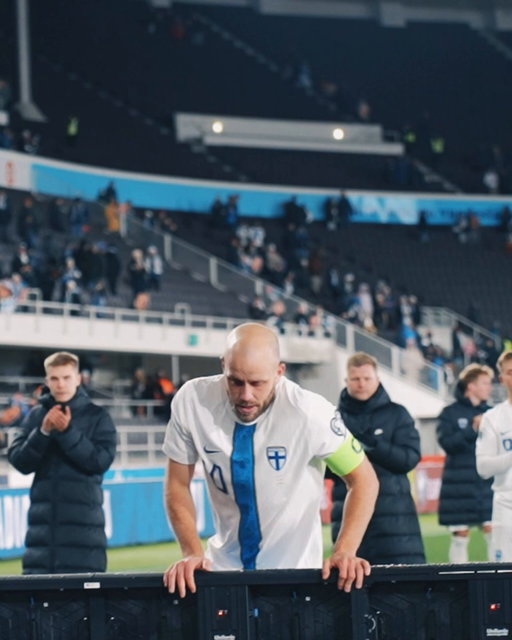 Teemu Pukki was moved to tears after playing at Helsinki Olympic Stadium for the final time 🥹

Pukki, 35, retires as Finland's leading scorer; only Jari Litmanen won more caps. He looked like a mere mortal, played like anything but and leaves a legend 🤍
